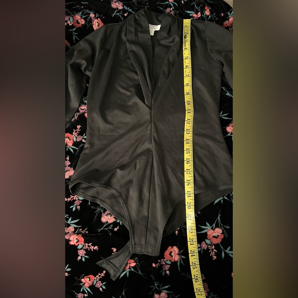 EUC Unique Vintage Black Gathered Neckline Friday Night Bodysuit Sz M - Picture 8 of 10